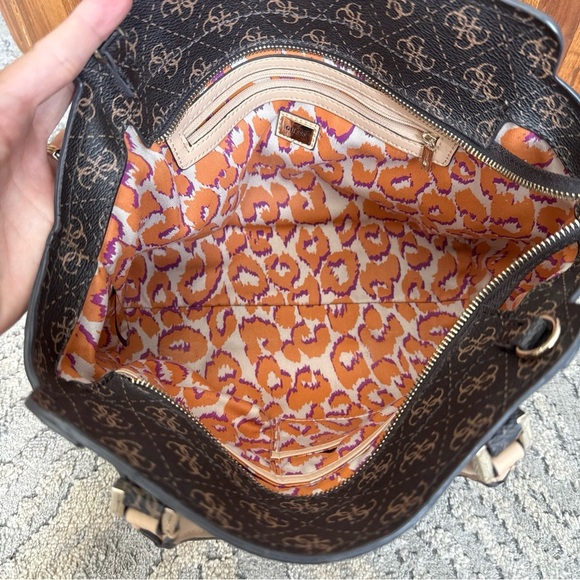 Authentic GUESS Signature Logo Large Hand Bag Shoulder Bag Beautiful Purse F - Picture 9 of 11